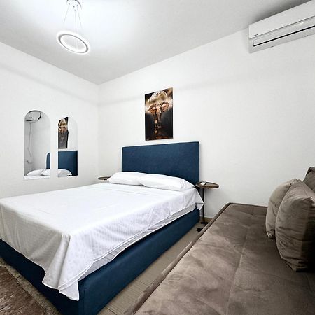 Luxury Apartments In City Center Дуррес Екстер'єр фото