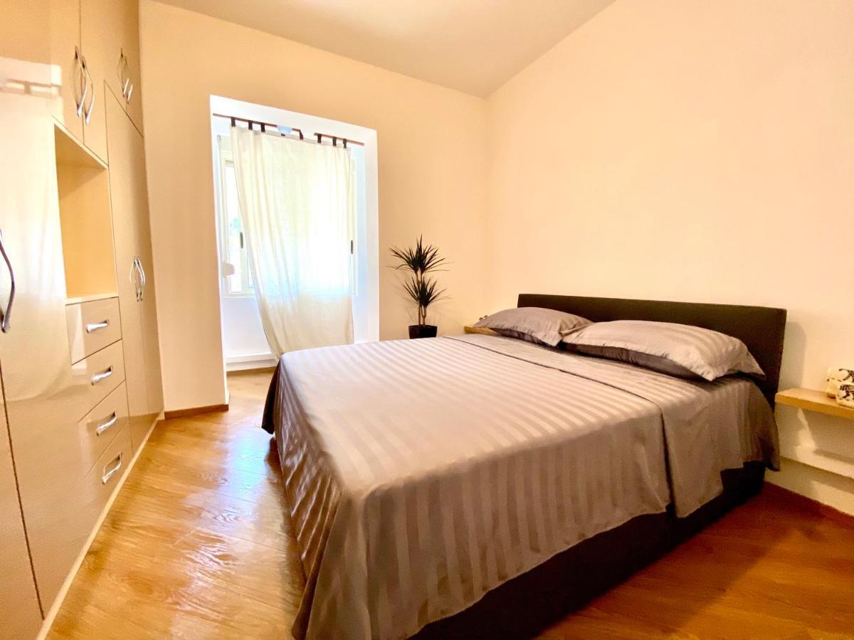 Luxury Apartments In City Center Дуррес Екстер'єр фото