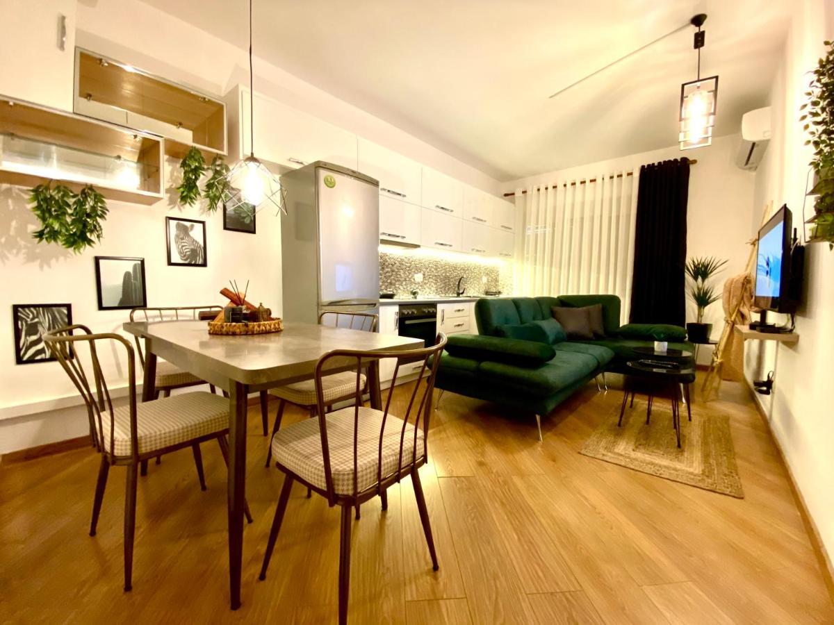 Luxury Apartments In City Center Дуррес Екстер'єр фото