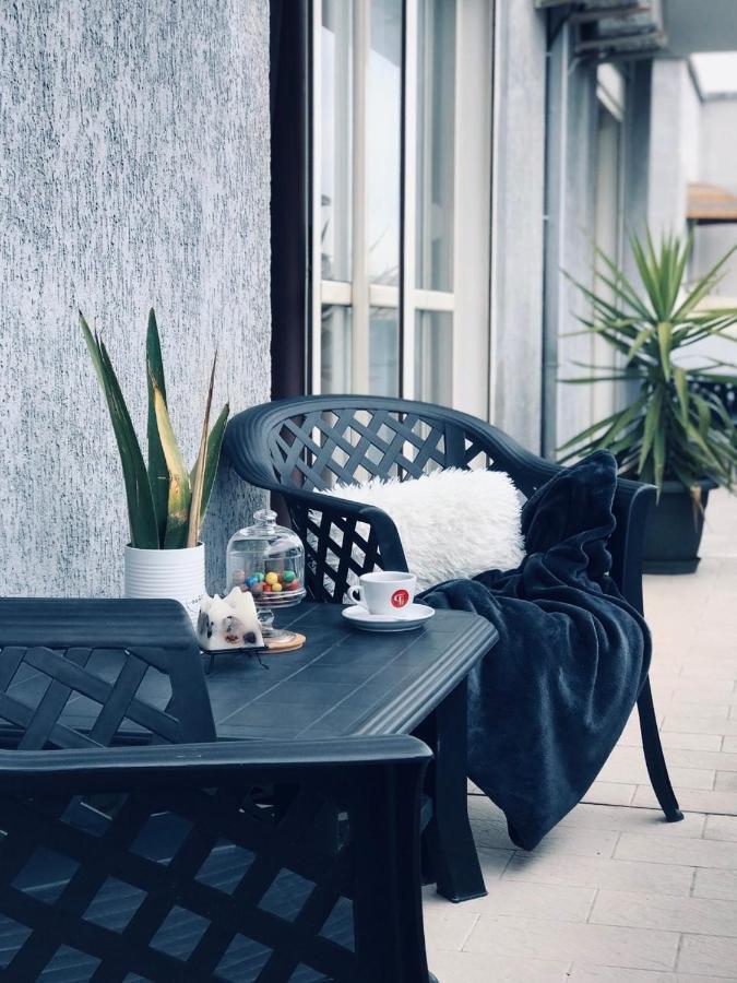 Luxury Apartments In City Center Дуррес Екстер'єр фото