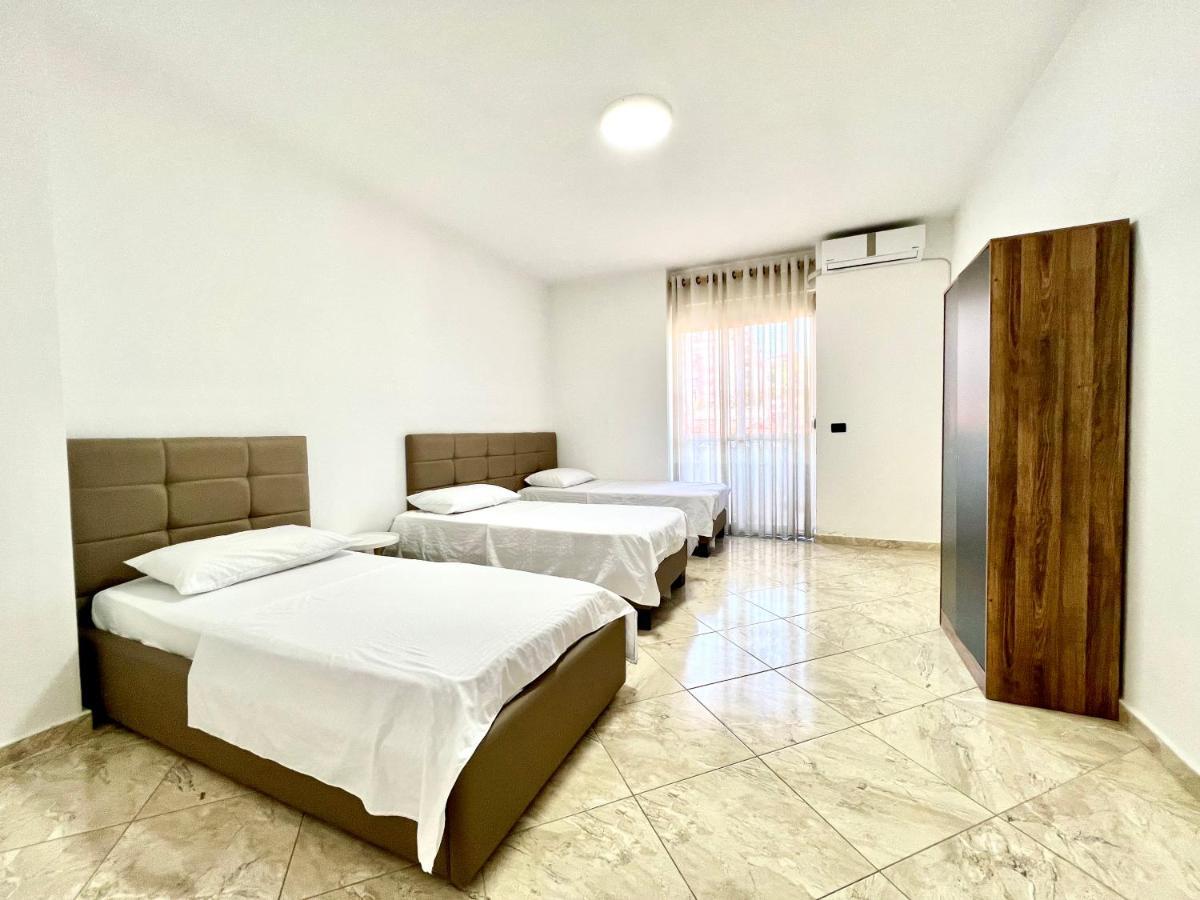 Luxury Apartments In City Center Дуррес Екстер'єр фото