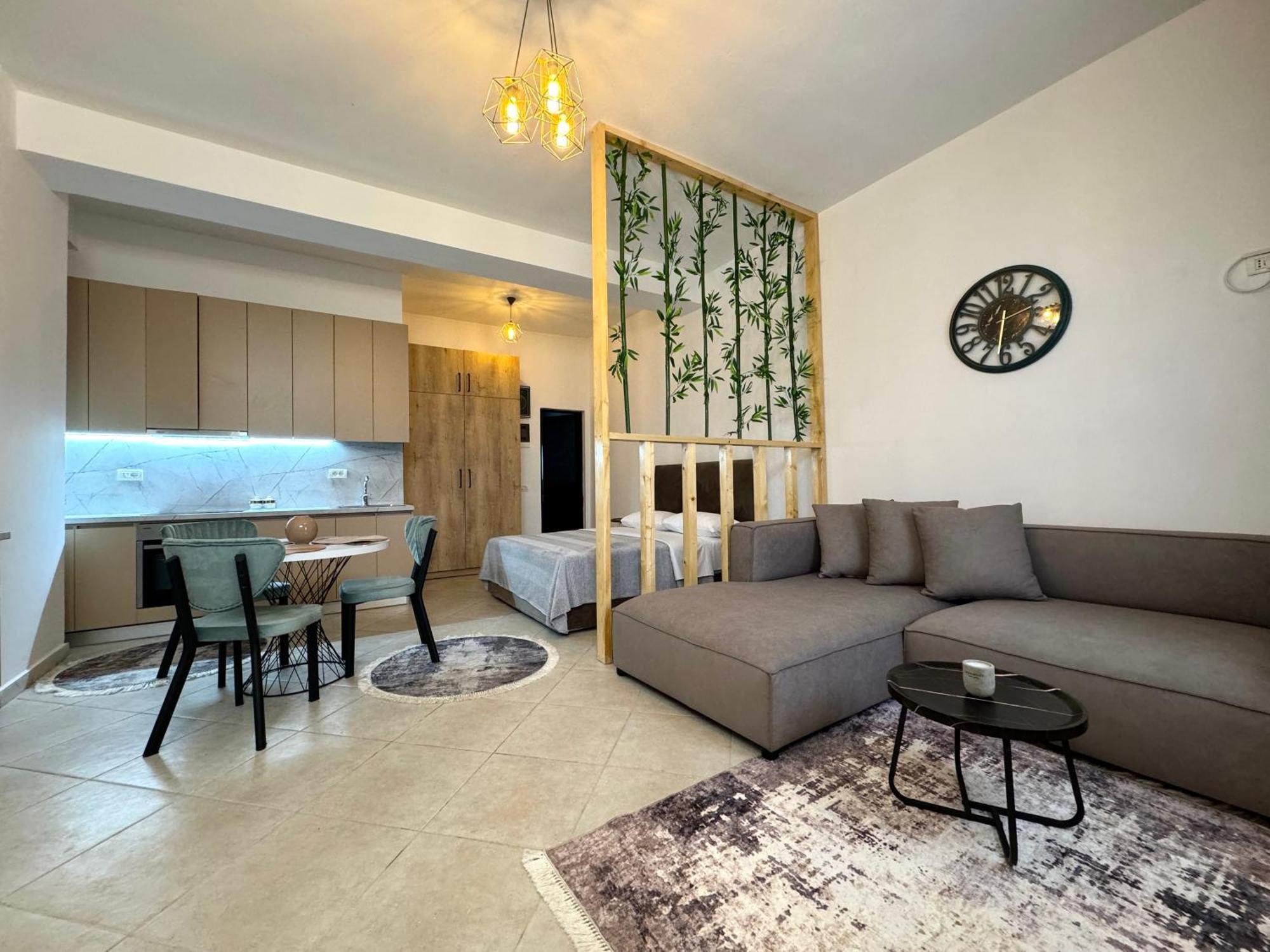 Luxury Apartments In City Center Дуррес Екстер'єр фото