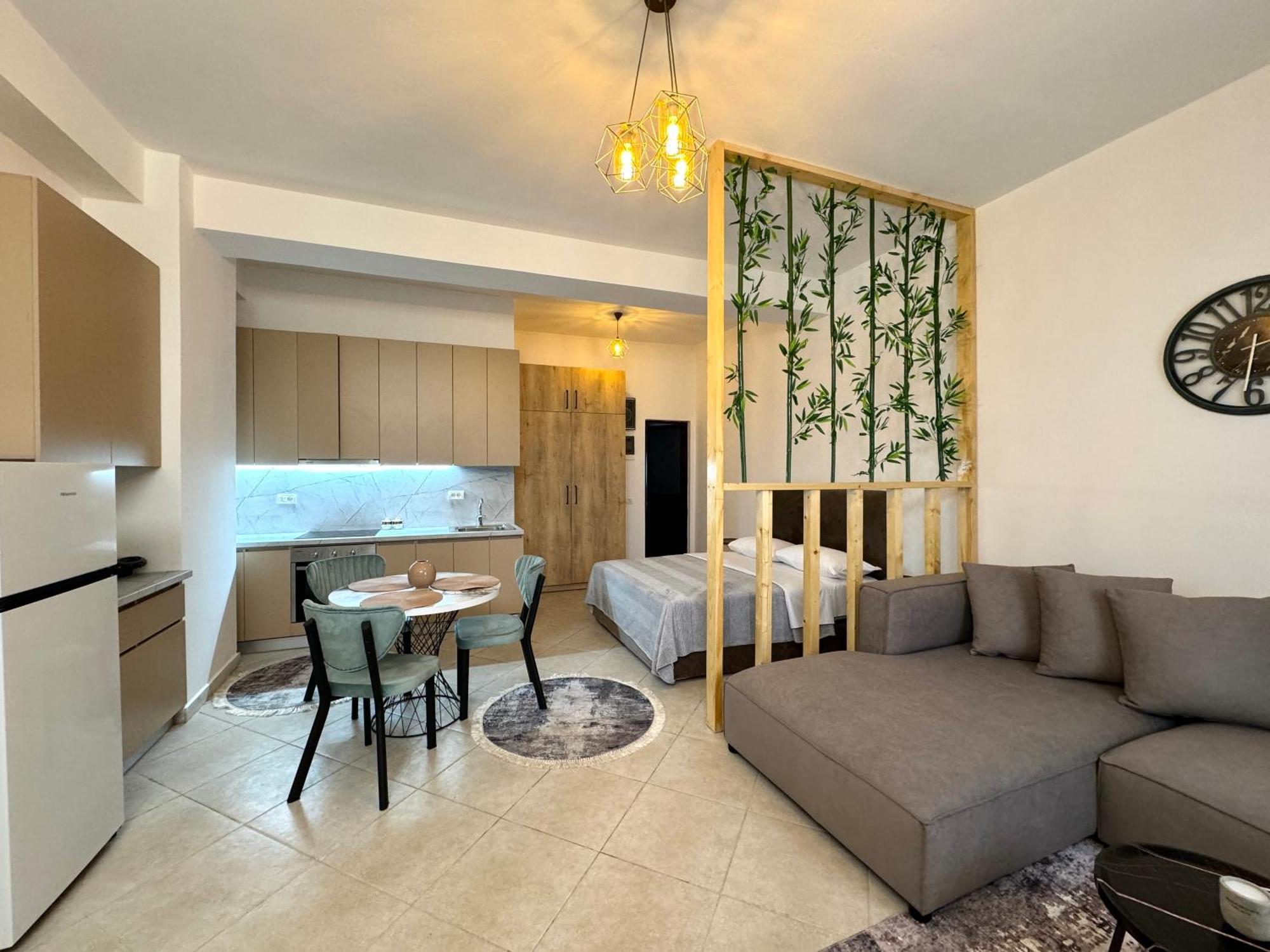 Luxury Apartments In City Center Дуррес Екстер'єр фото