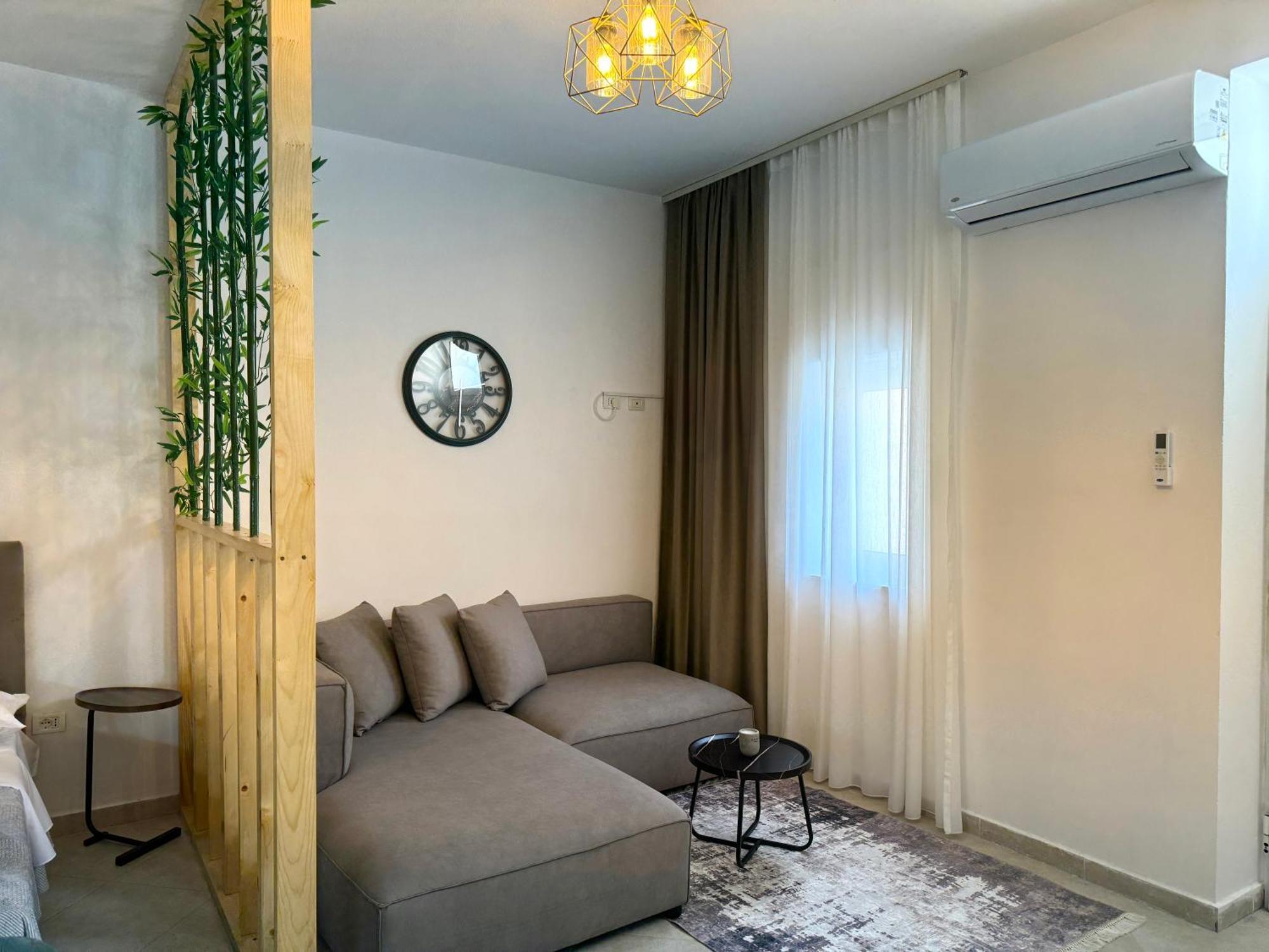 Luxury Apartments In City Center Дуррес Екстер'єр фото