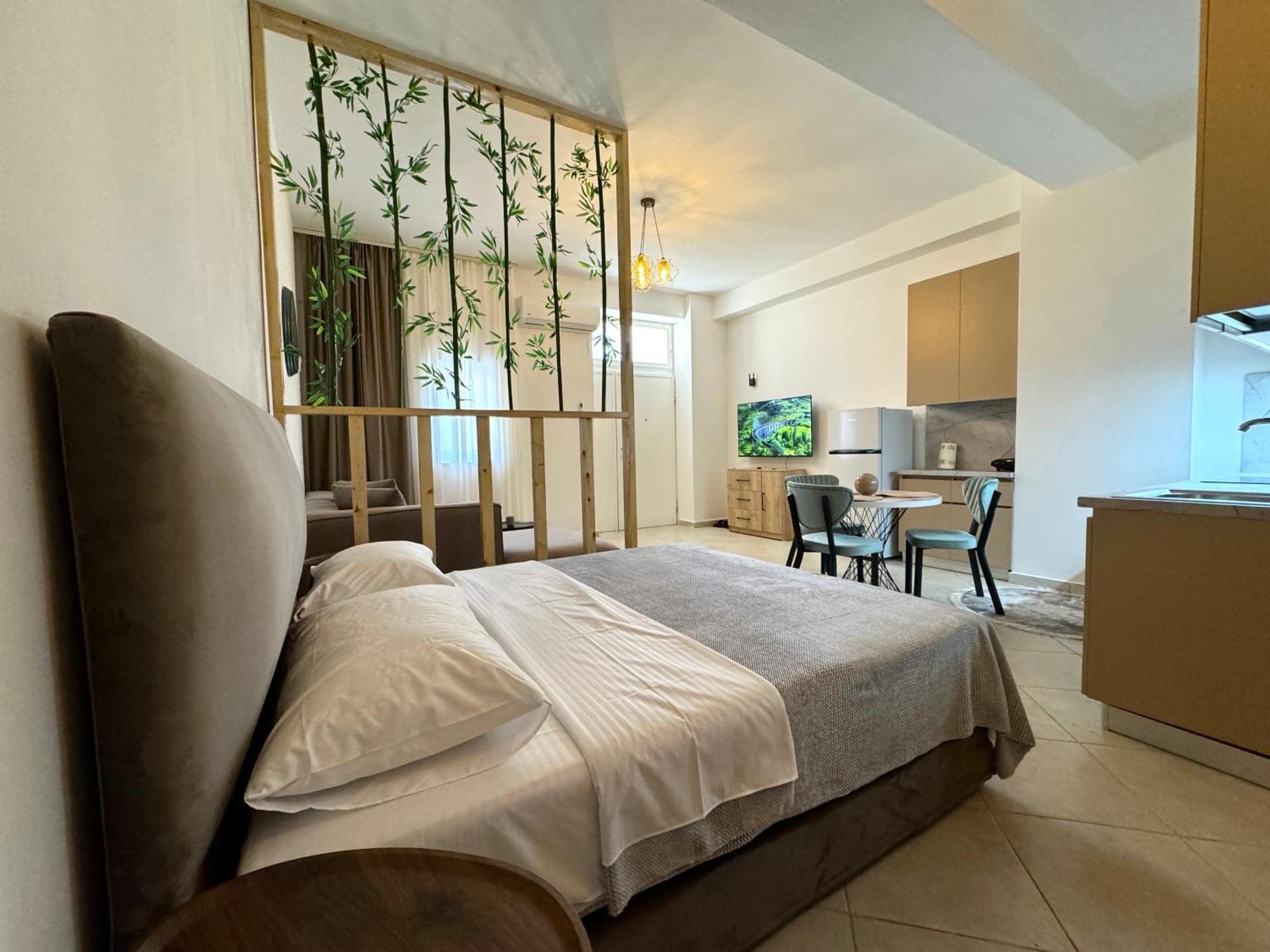 Luxury Apartments In City Center Дуррес Екстер'єр фото