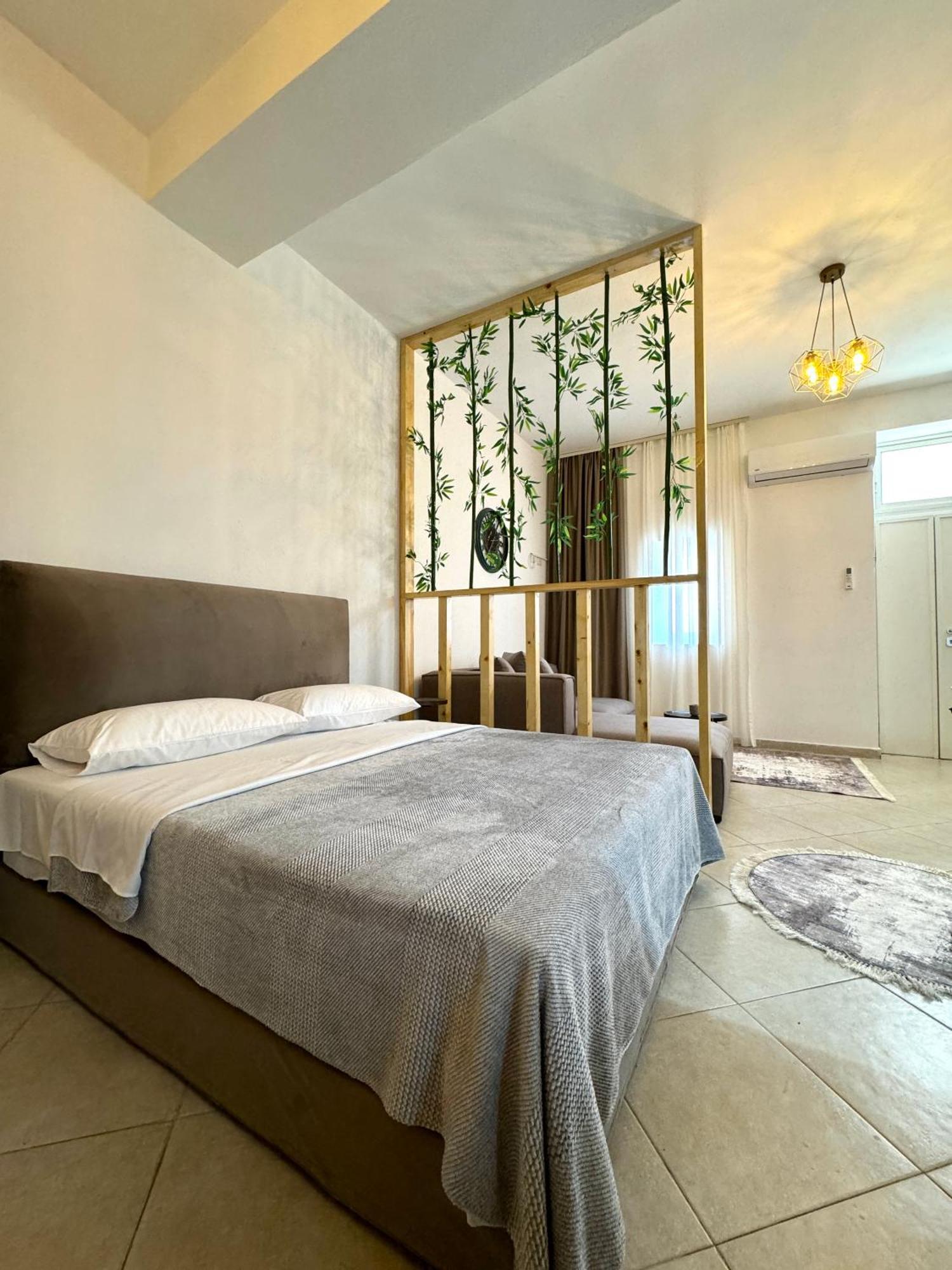 Luxury Apartments In City Center Дуррес Екстер'єр фото