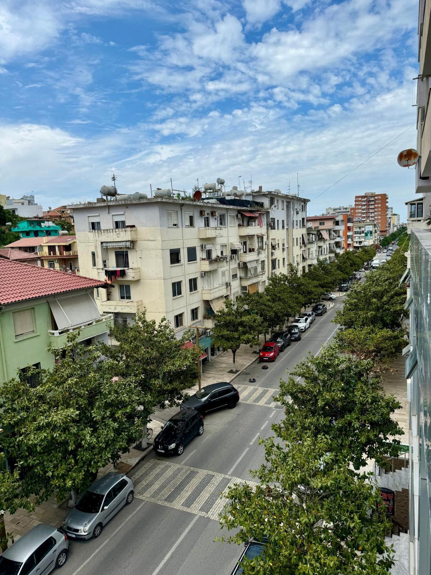 Luxury Apartments In City Center Дуррес Екстер'єр фото