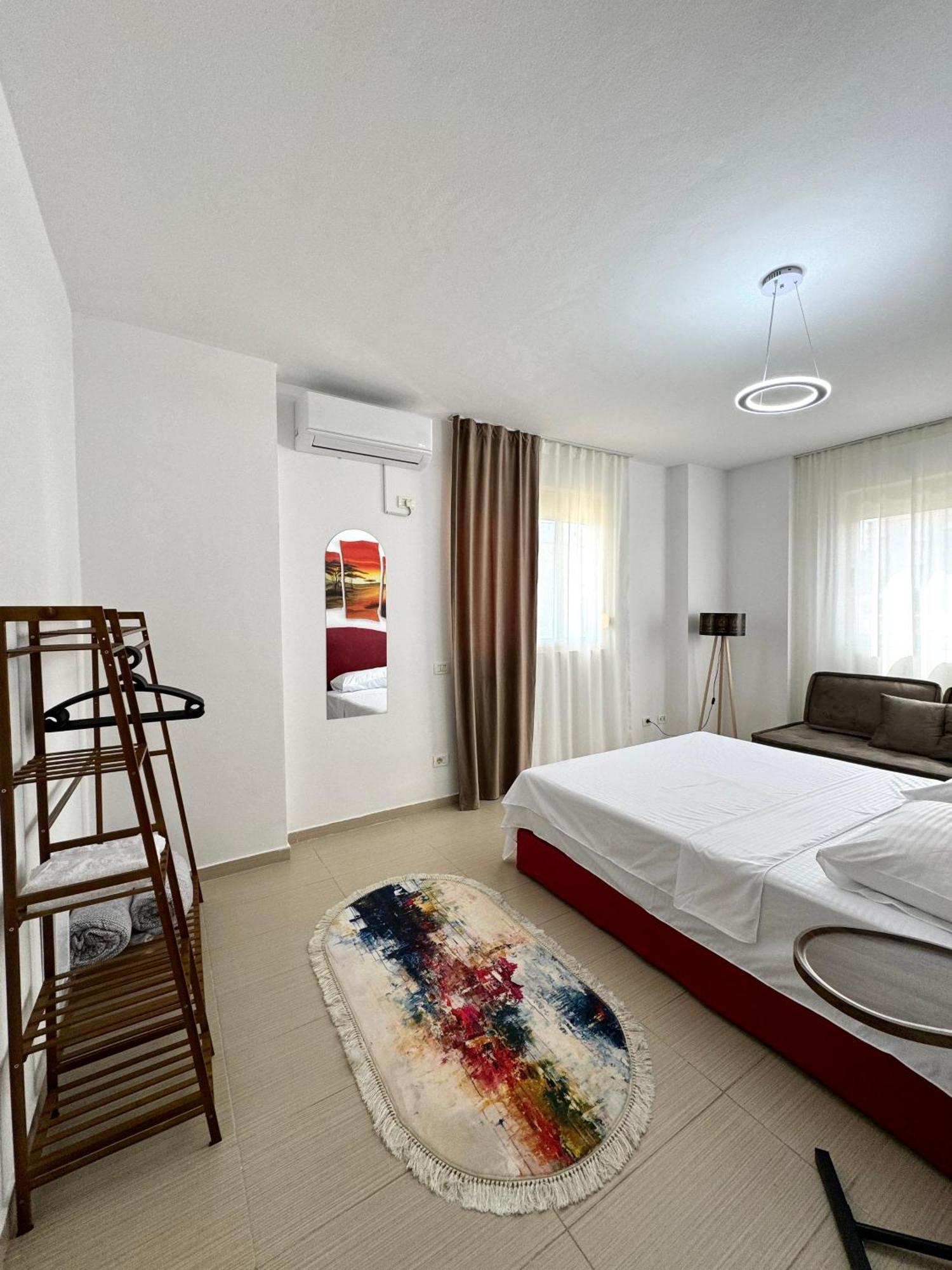 Luxury Apartments In City Center Дуррес Екстер'єр фото
