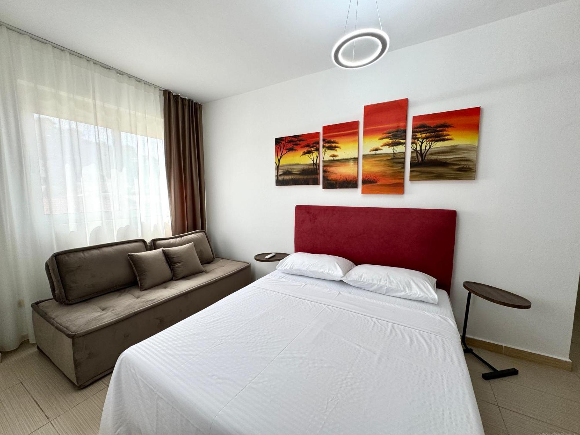 Luxury Apartments In City Center Дуррес Екстер'єр фото