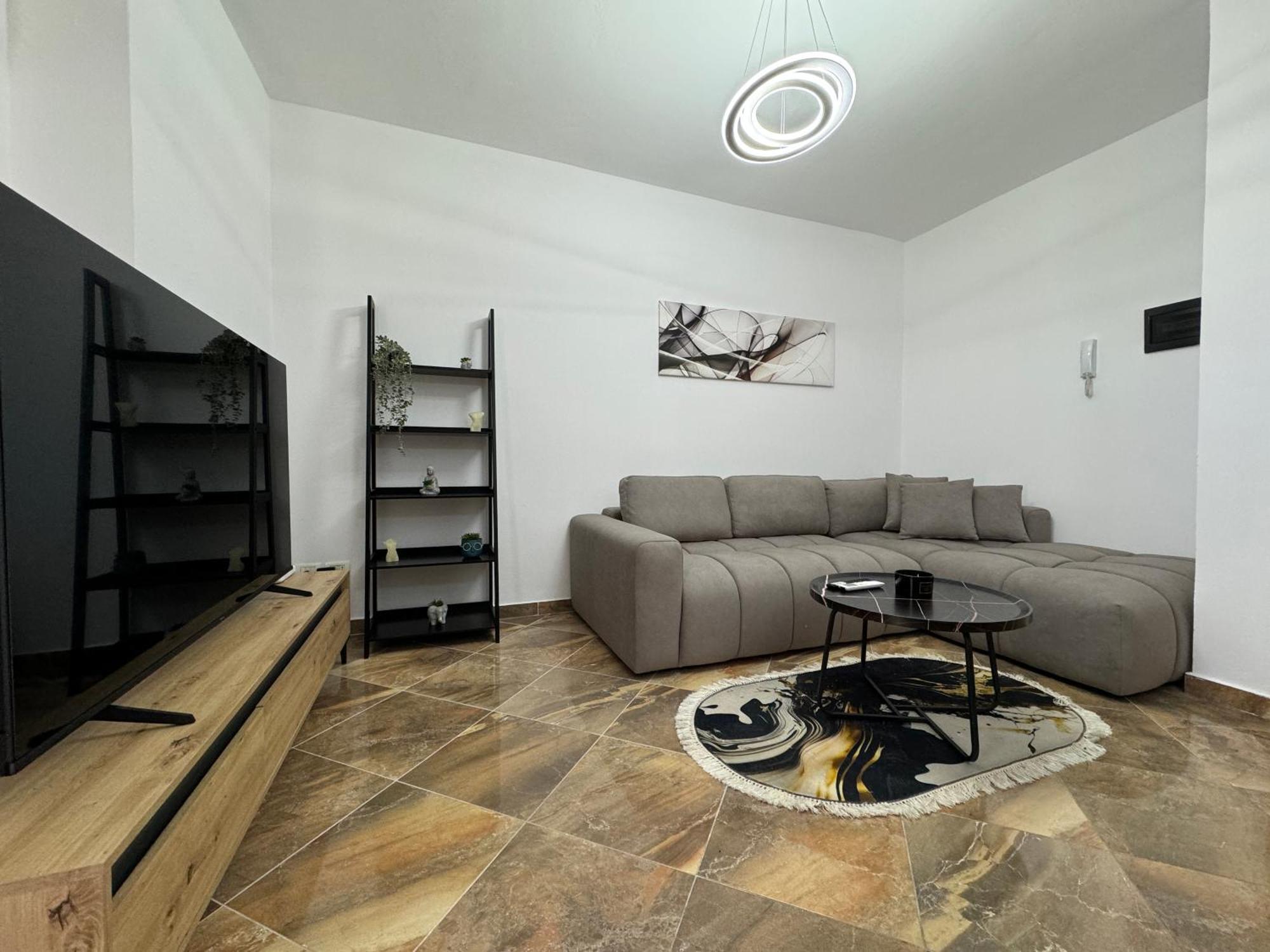 Luxury Apartments In City Center Дуррес Екстер'єр фото